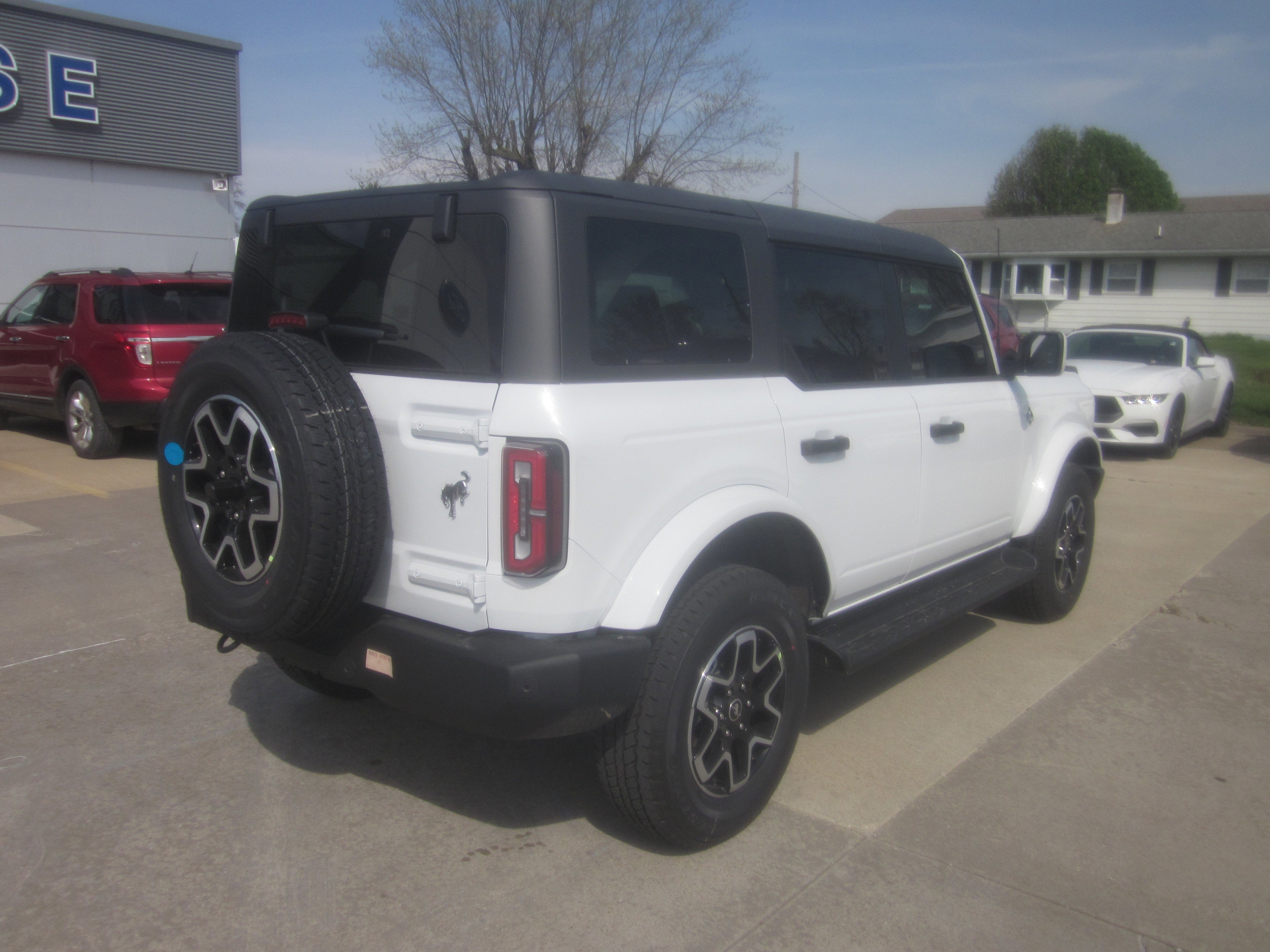 2026 Ford Bronco Outer Banks