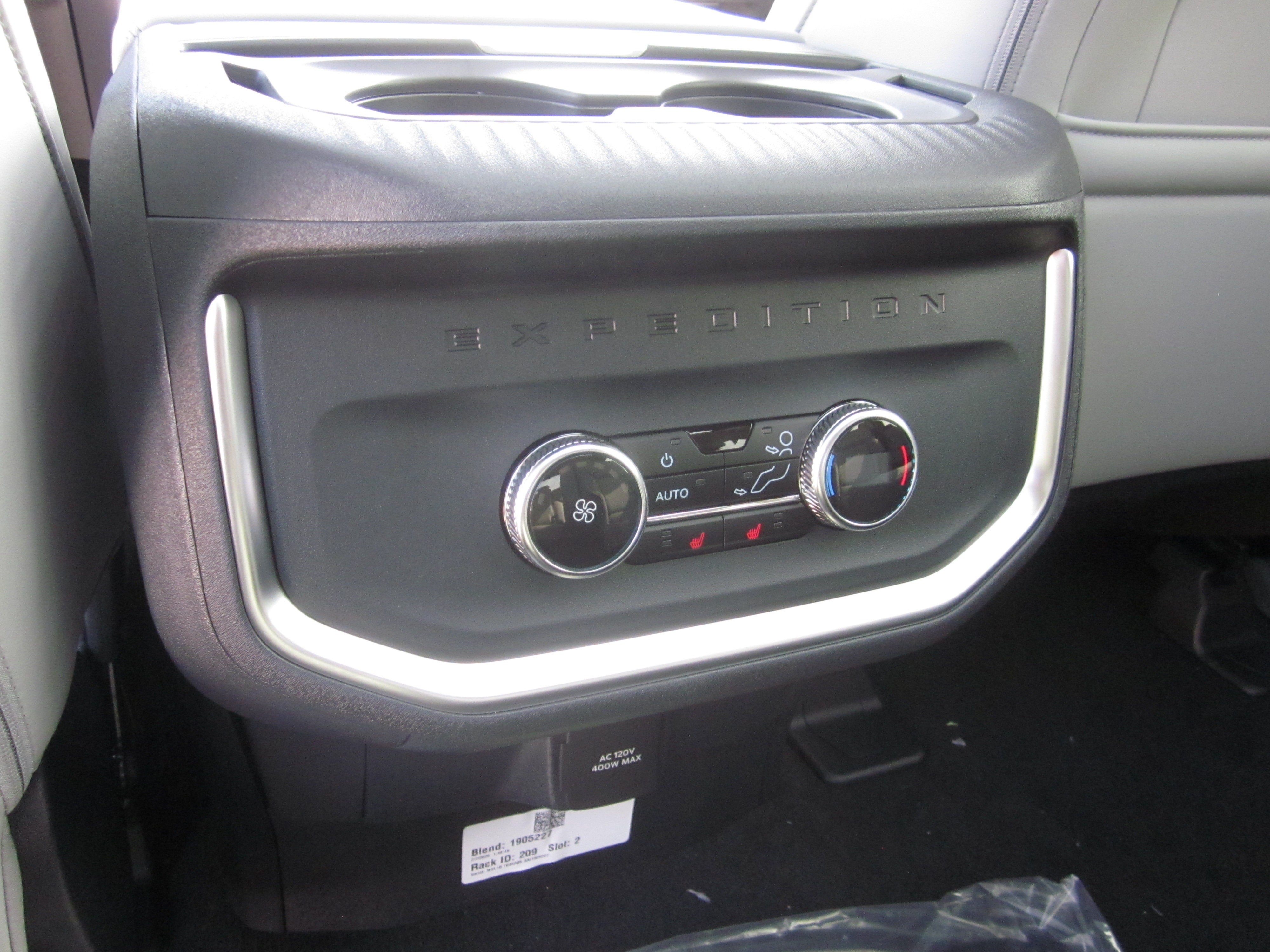2027 Ford Expedition Platinum