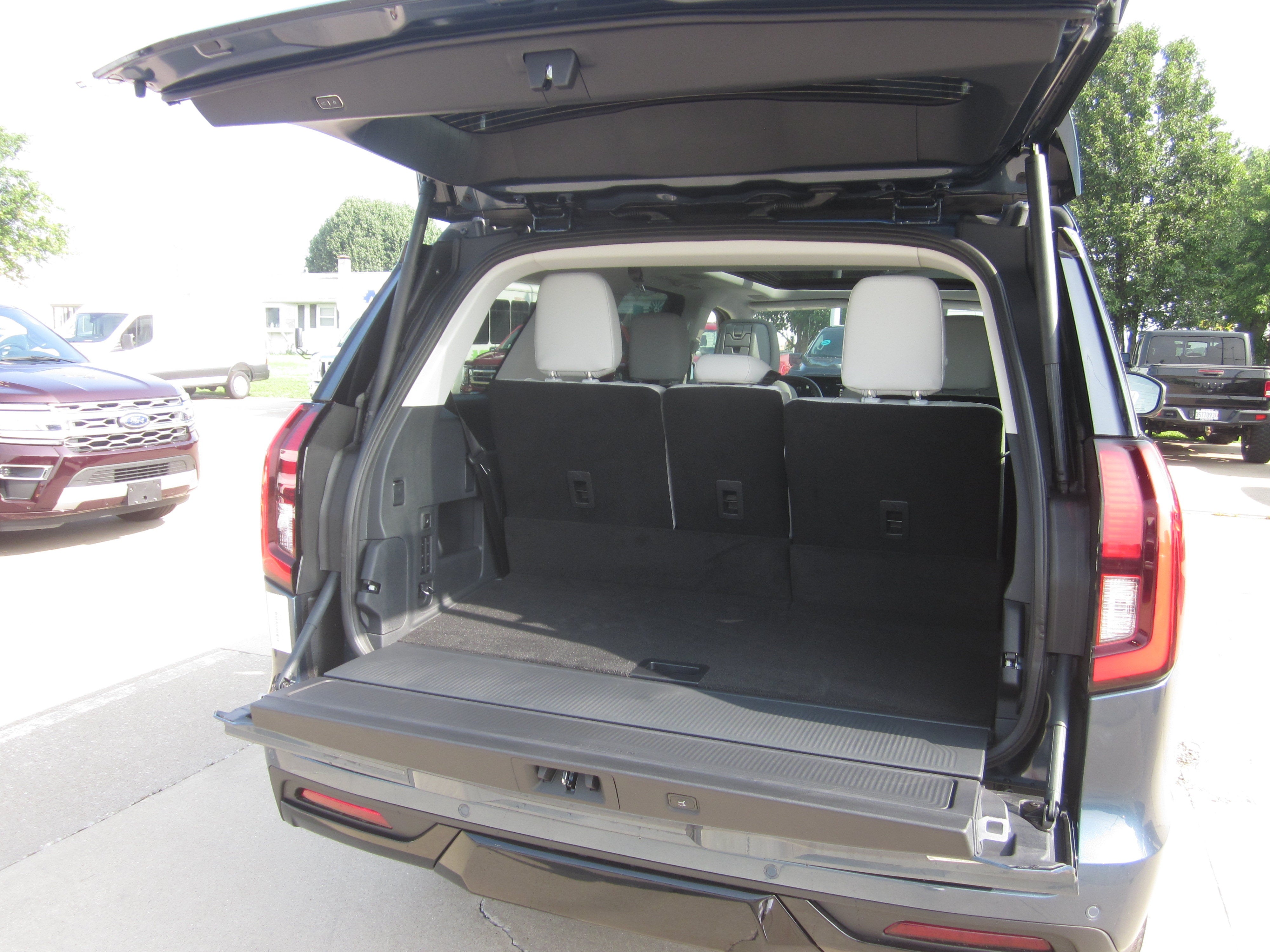 2027 Ford Expedition Platinum