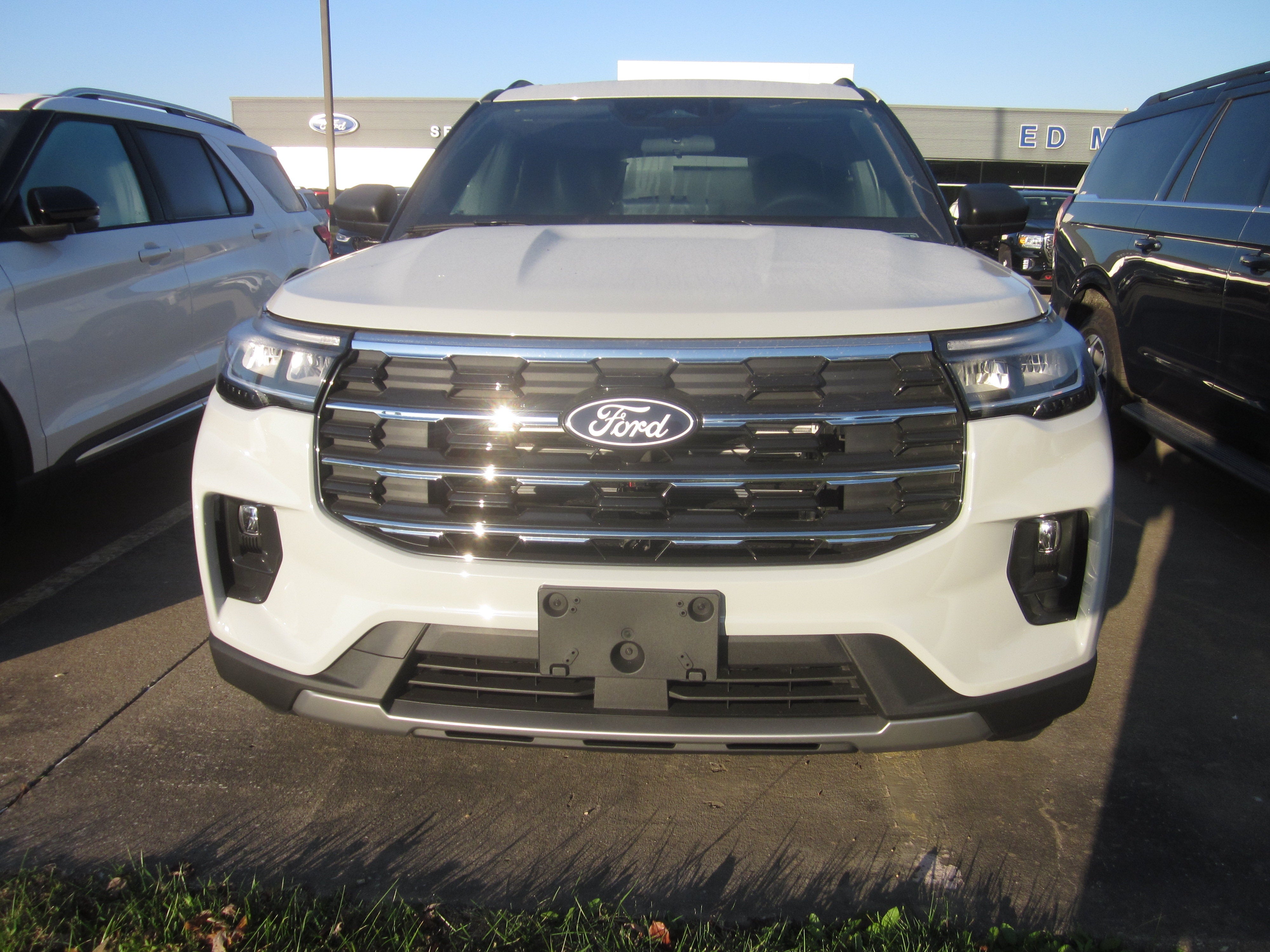 2027 Ford Explorer Active w/200A Pkg