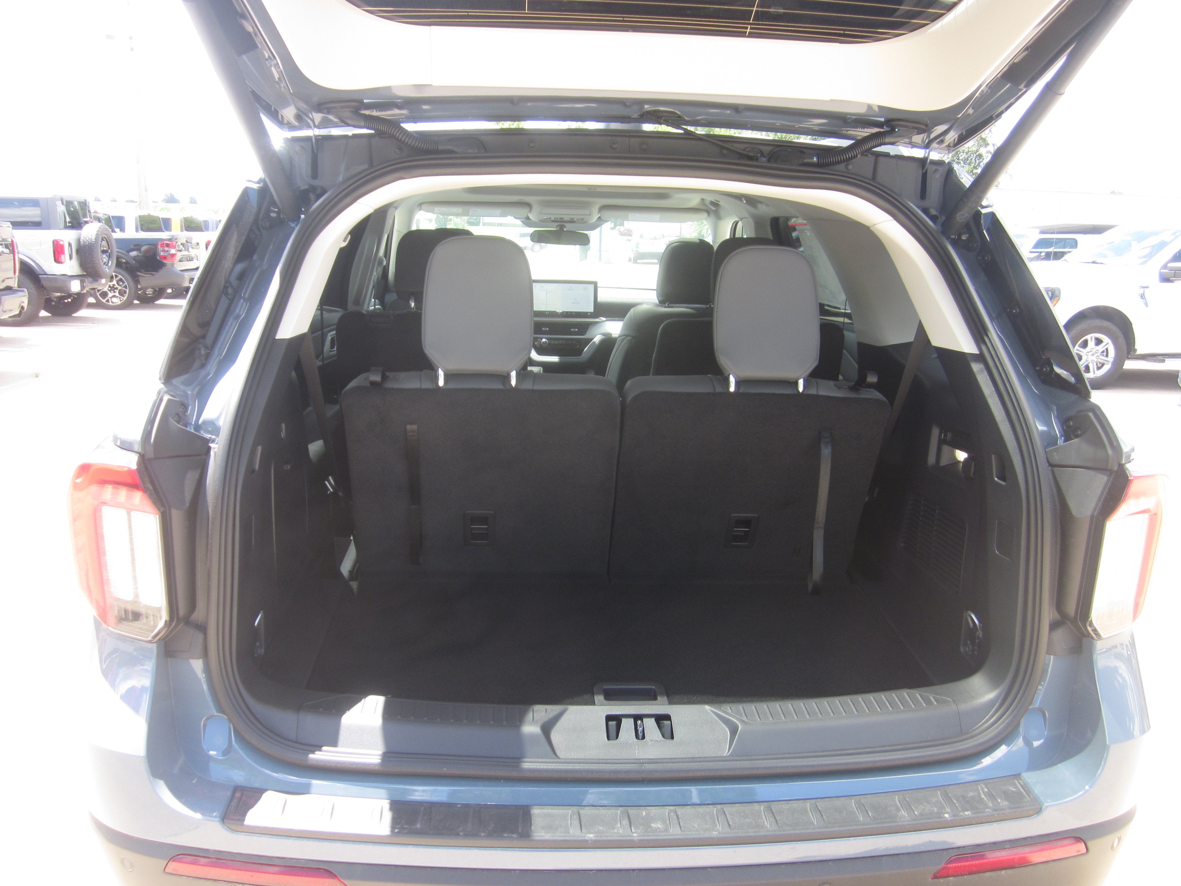 2026 Ford Explorer Active w/200A Pkg