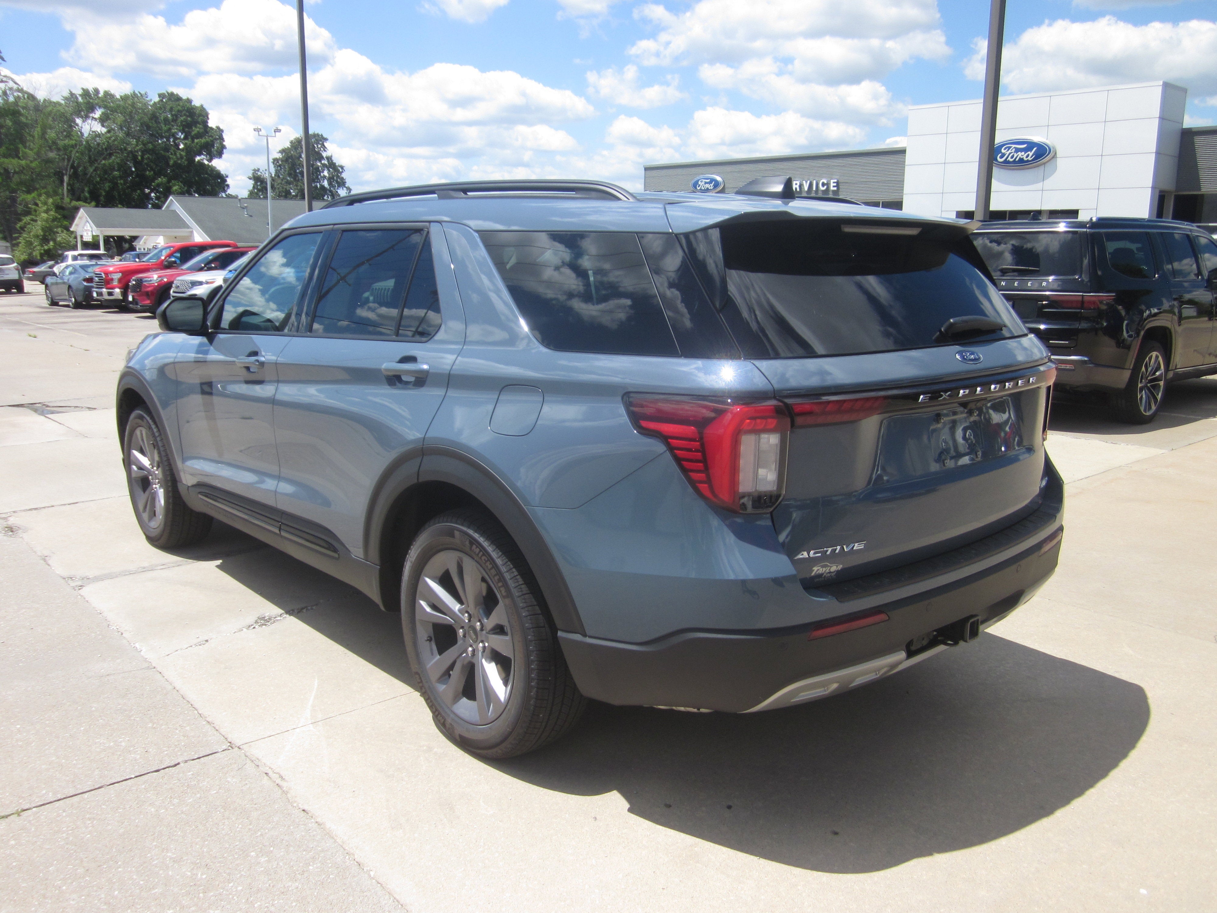2026 Ford Explorer Active w/200A Pkg