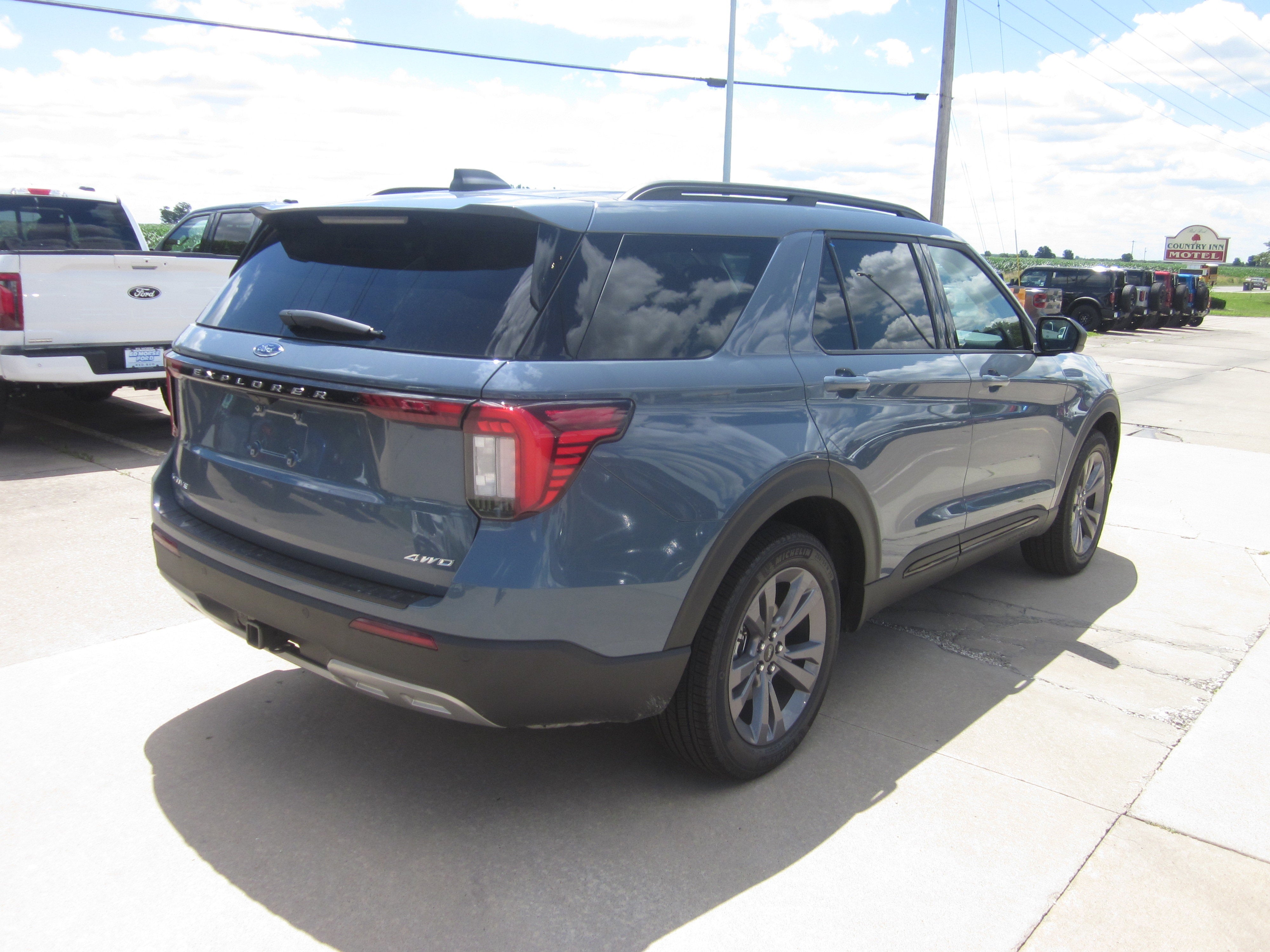 2026 Ford Explorer Active w/200A Pkg