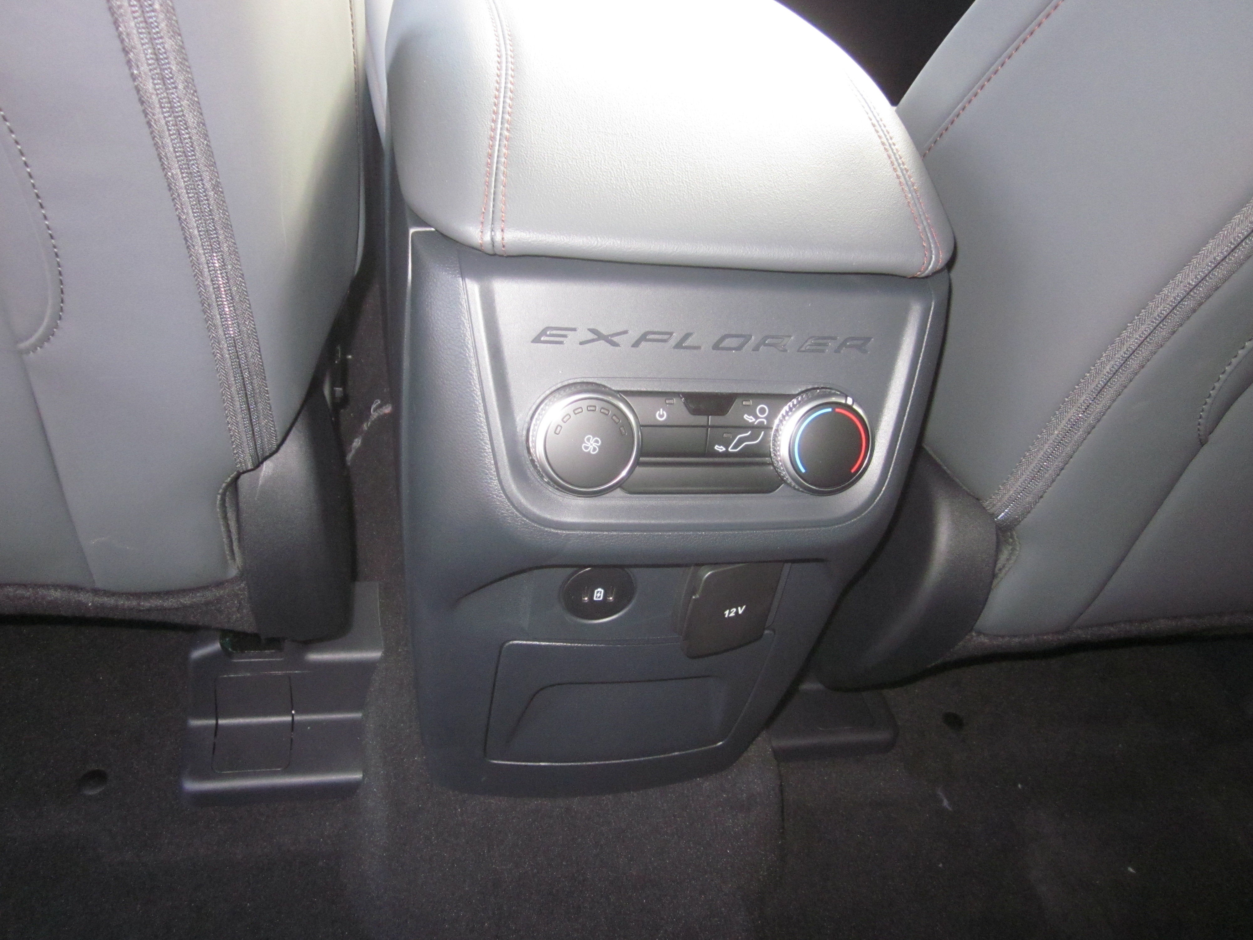 2027 Ford Explorer Active w/200A Pkg