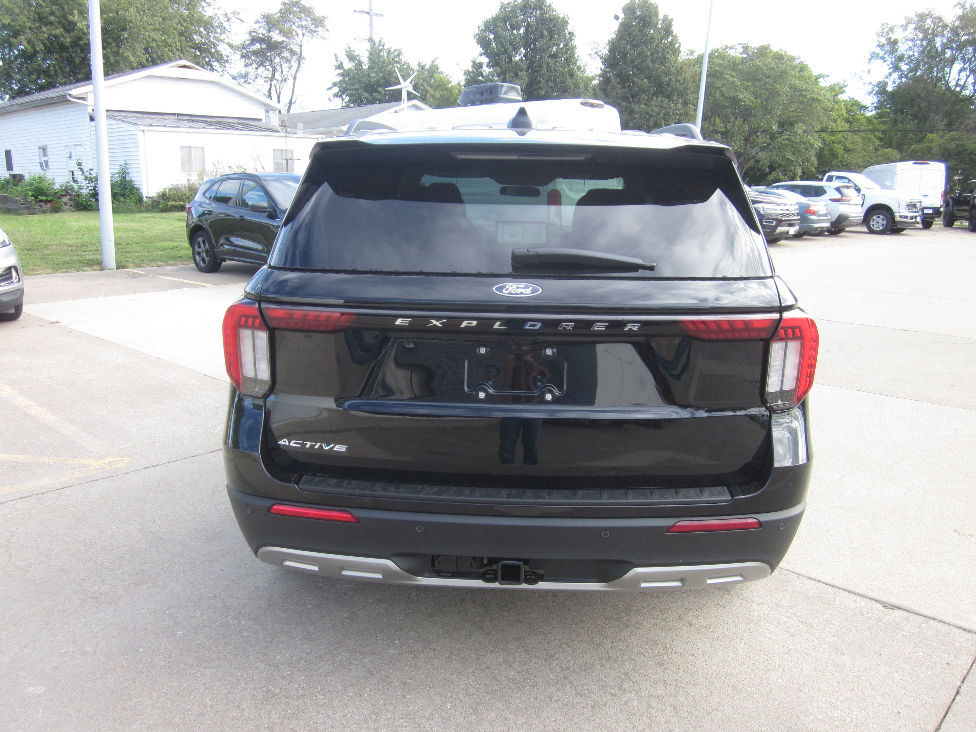 2027 Ford Explorer Active w/200A Pkg