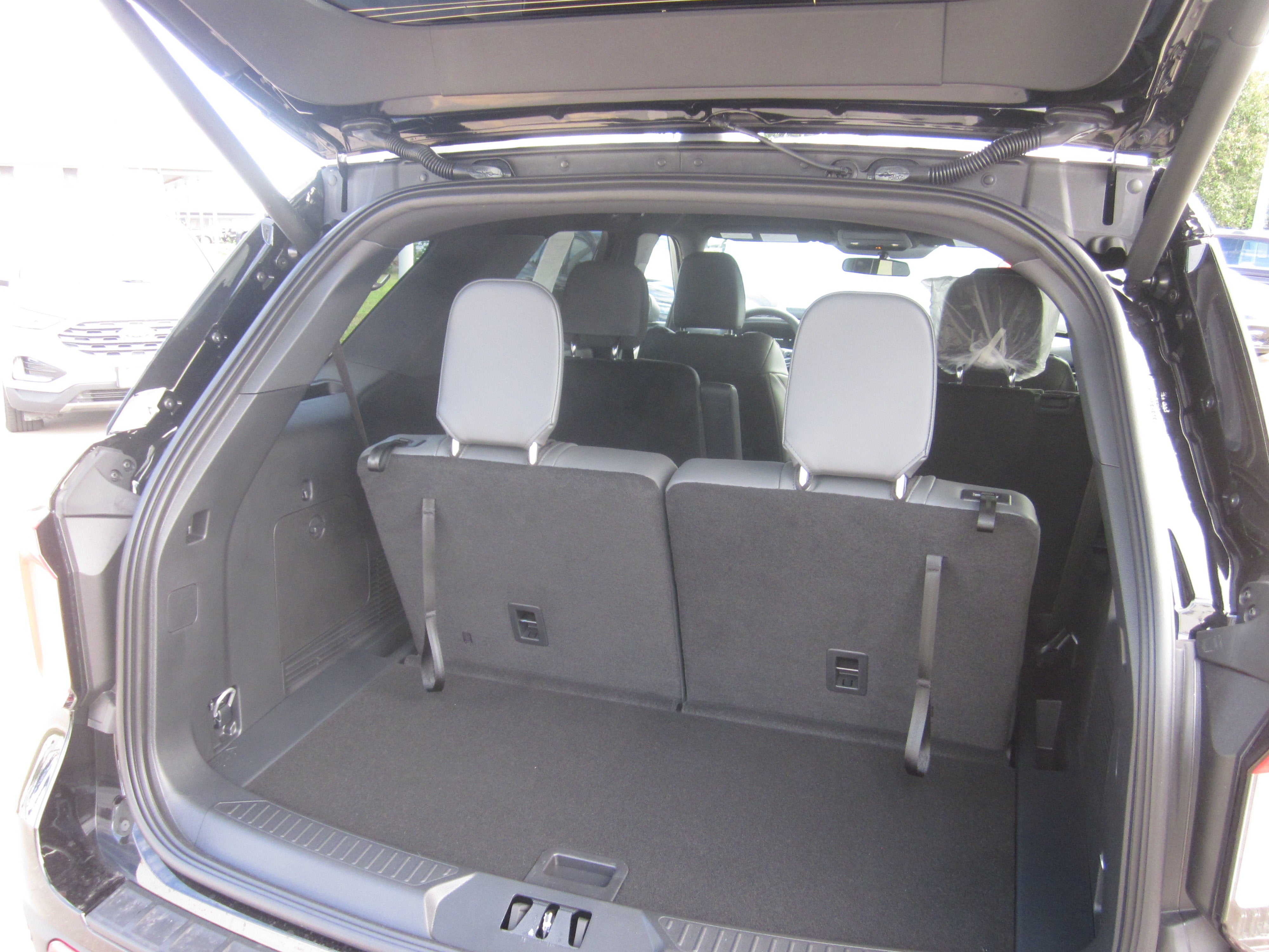 2027 Ford Explorer Active w/200A Pkg