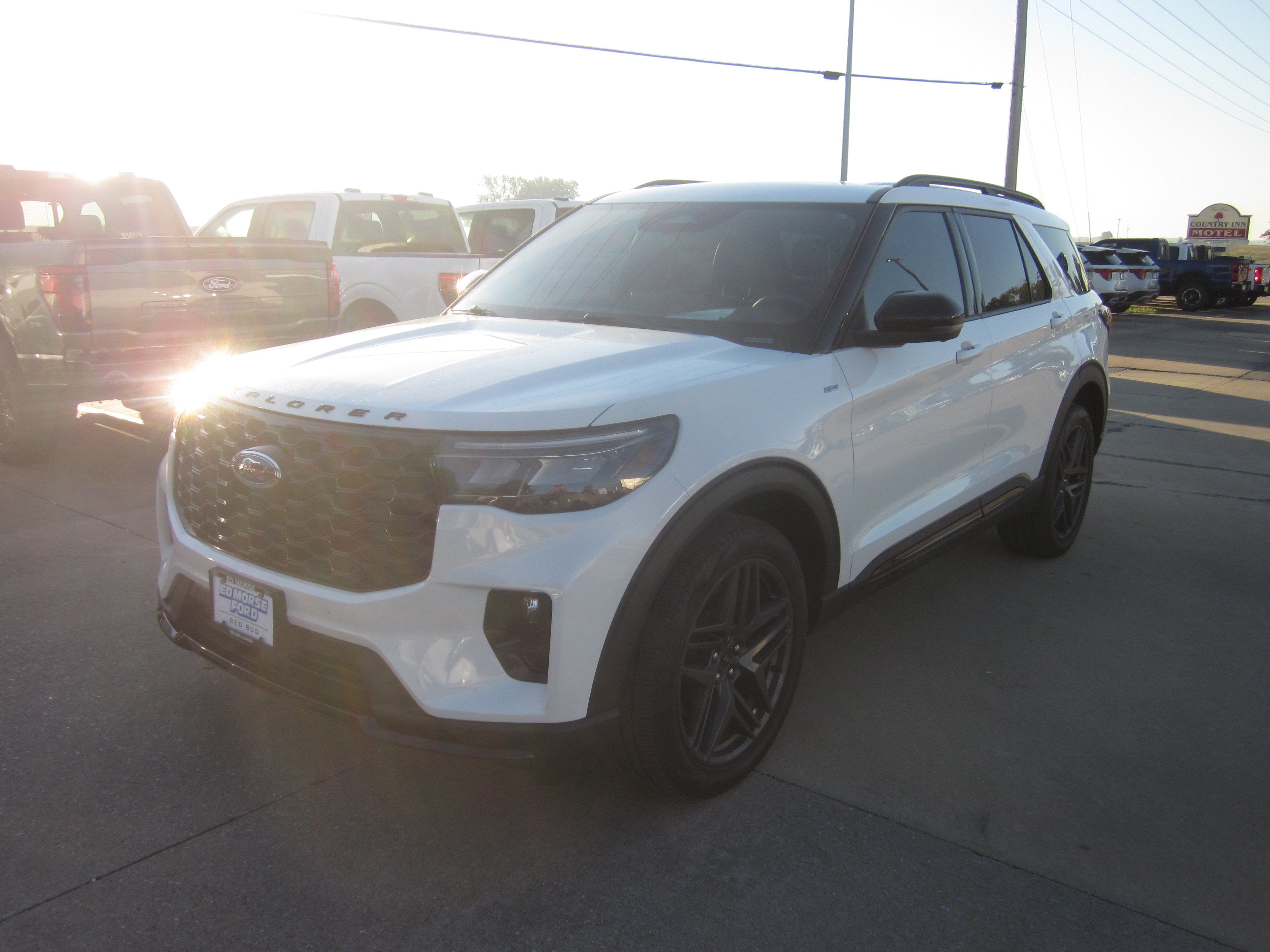 2025 Ford Explorer ST-Line