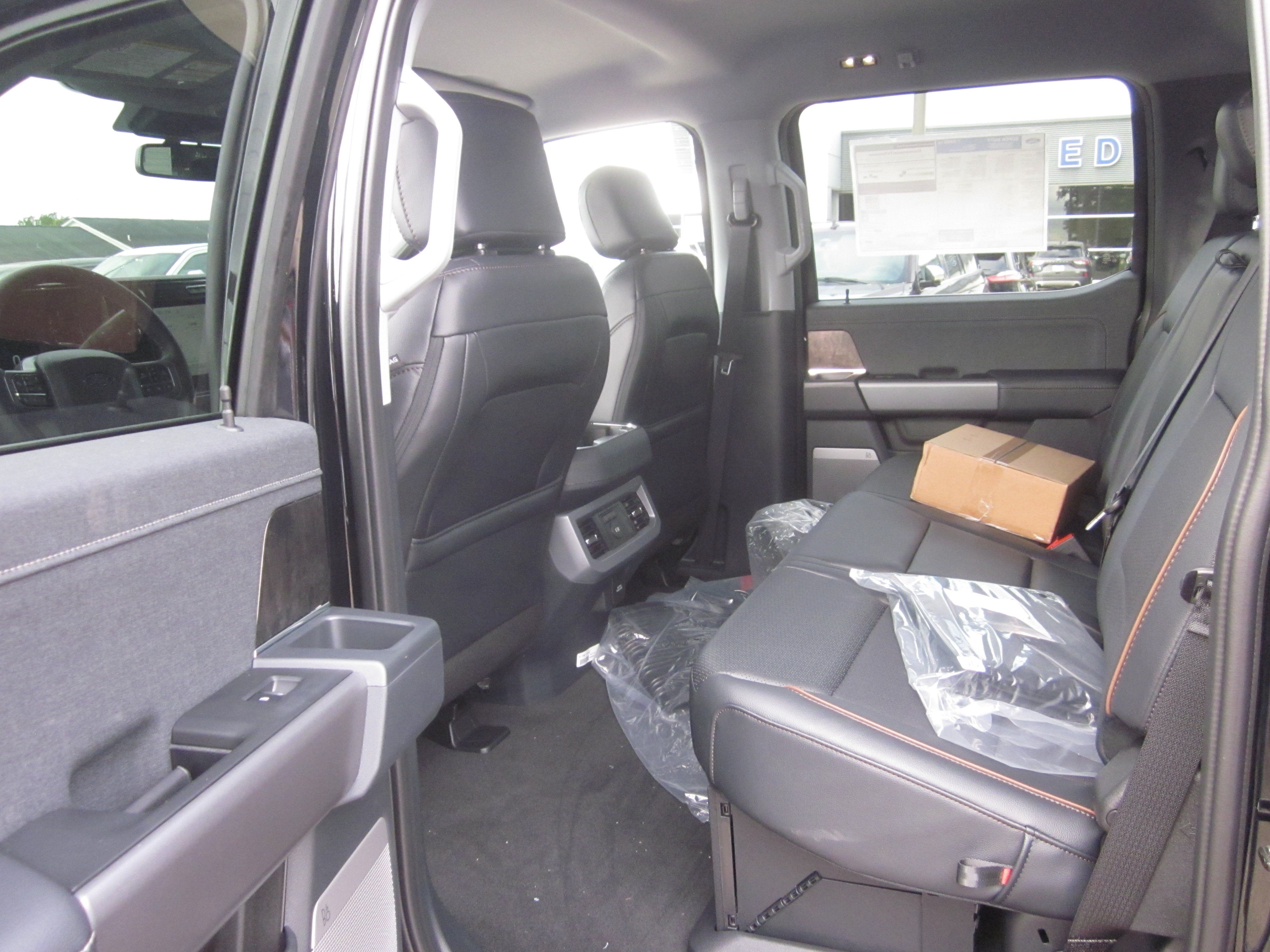 2027 Ford Super Duty F-250 SRW LARIAT