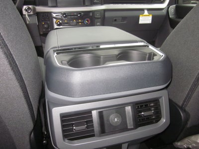 2027 Ford Super Duty F-350 SRW XLT