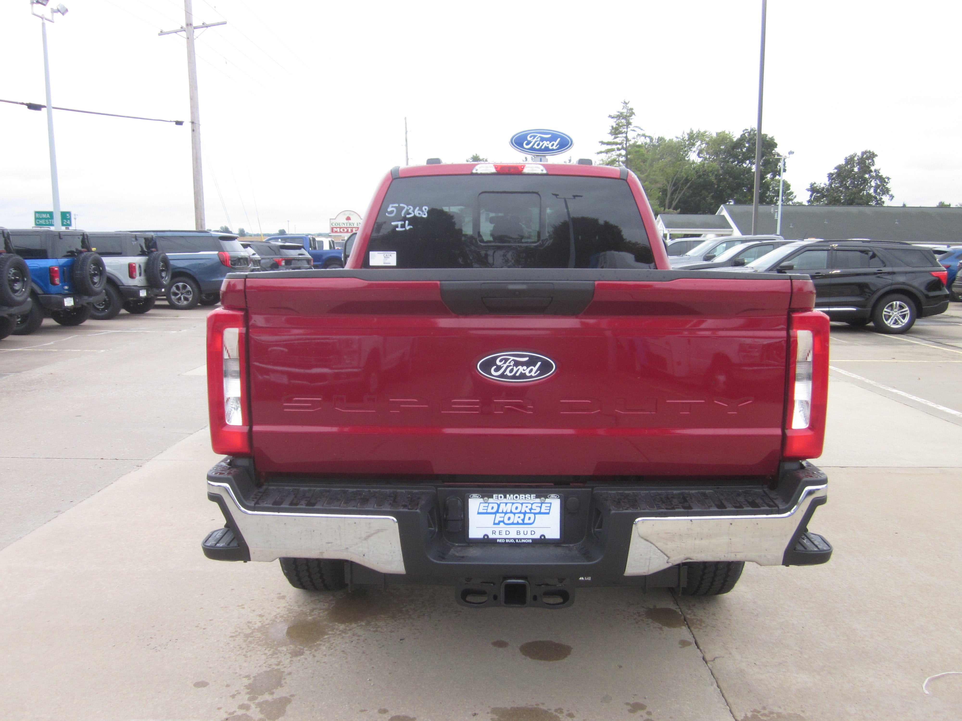 2027 Ford Super Duty F-350 SRW XLT