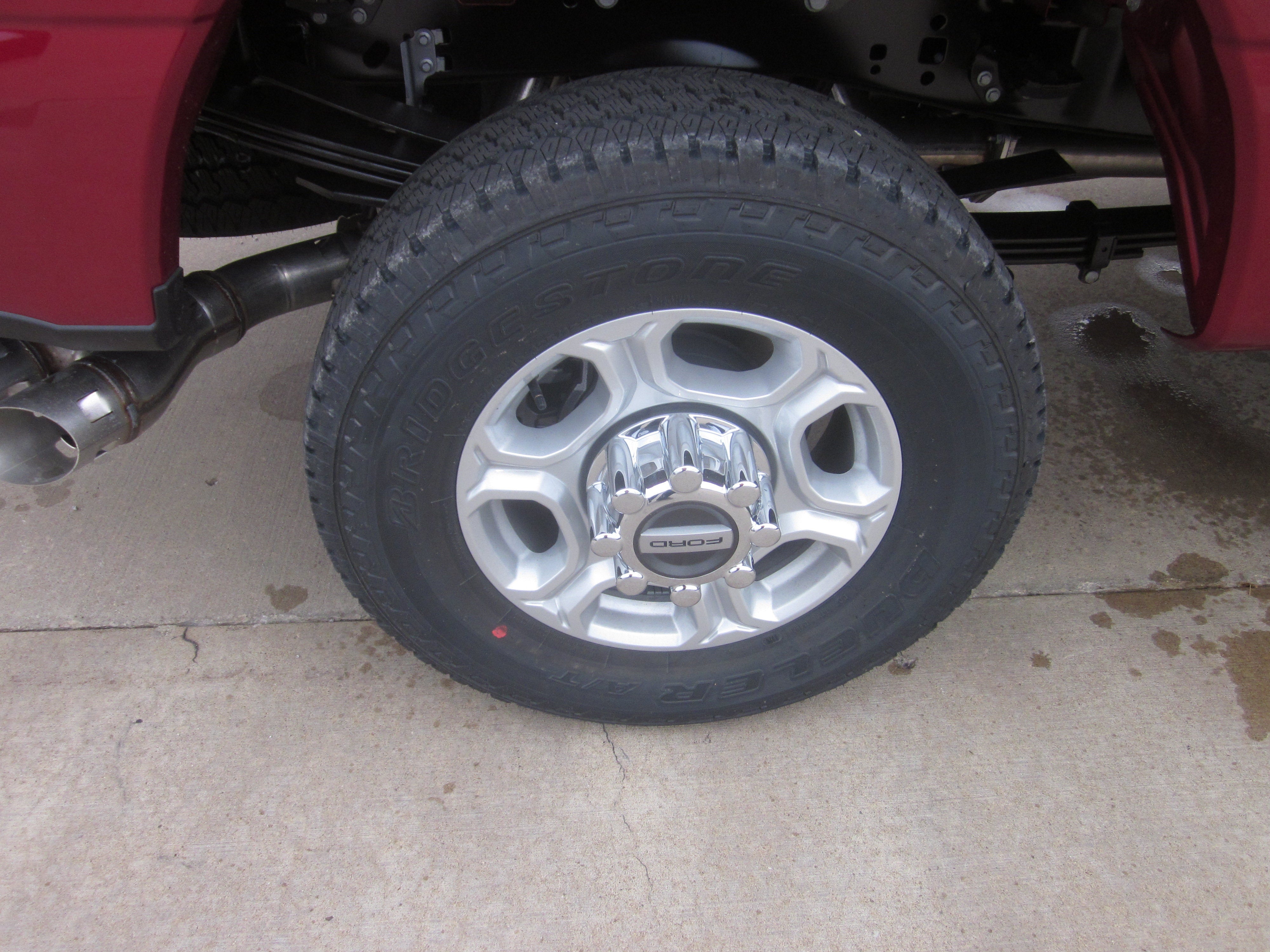 2027 Ford Super Duty F-350 SRW XLT