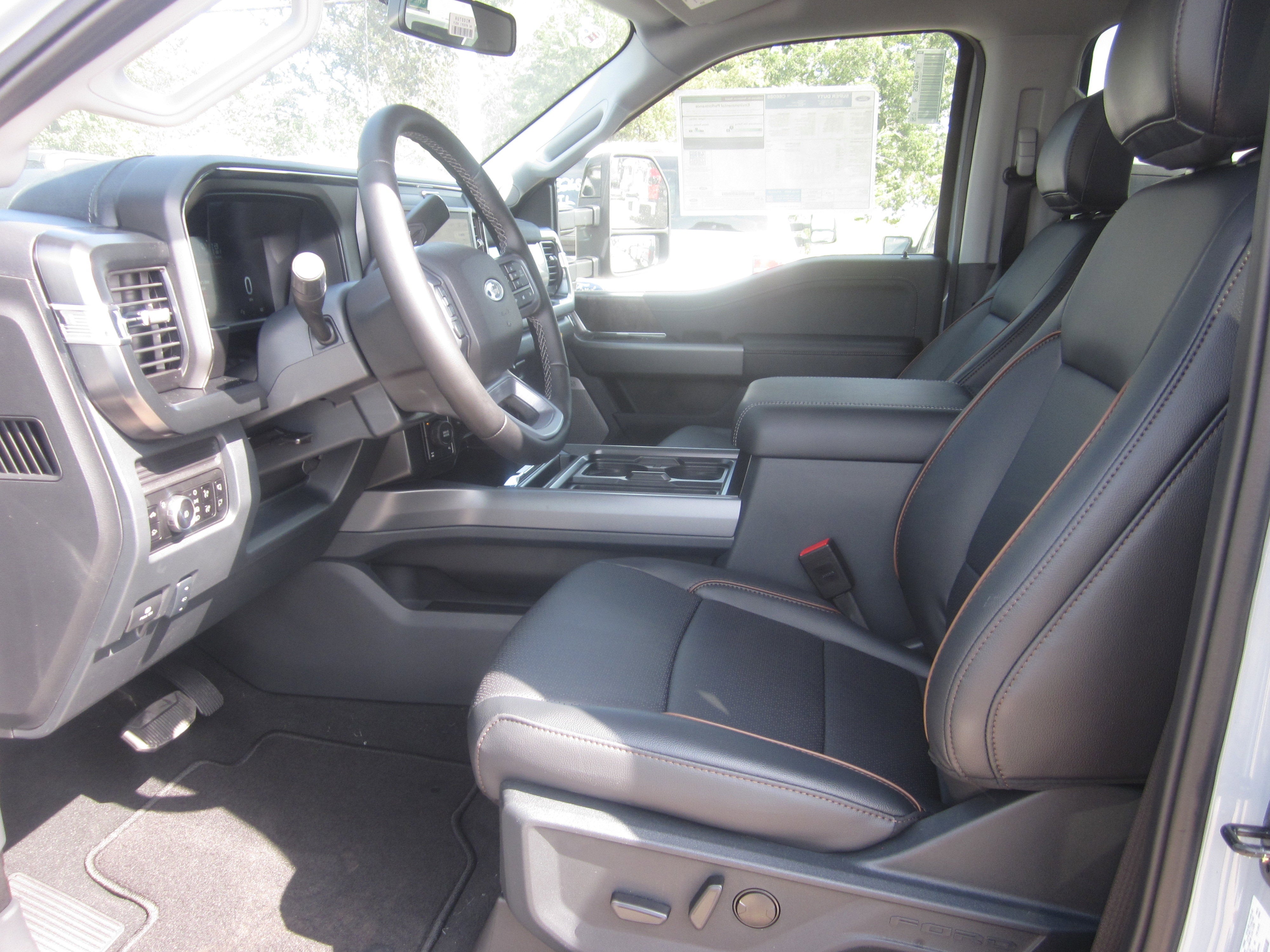 2026 Ford Super Duty F-350 SRW LARIAT