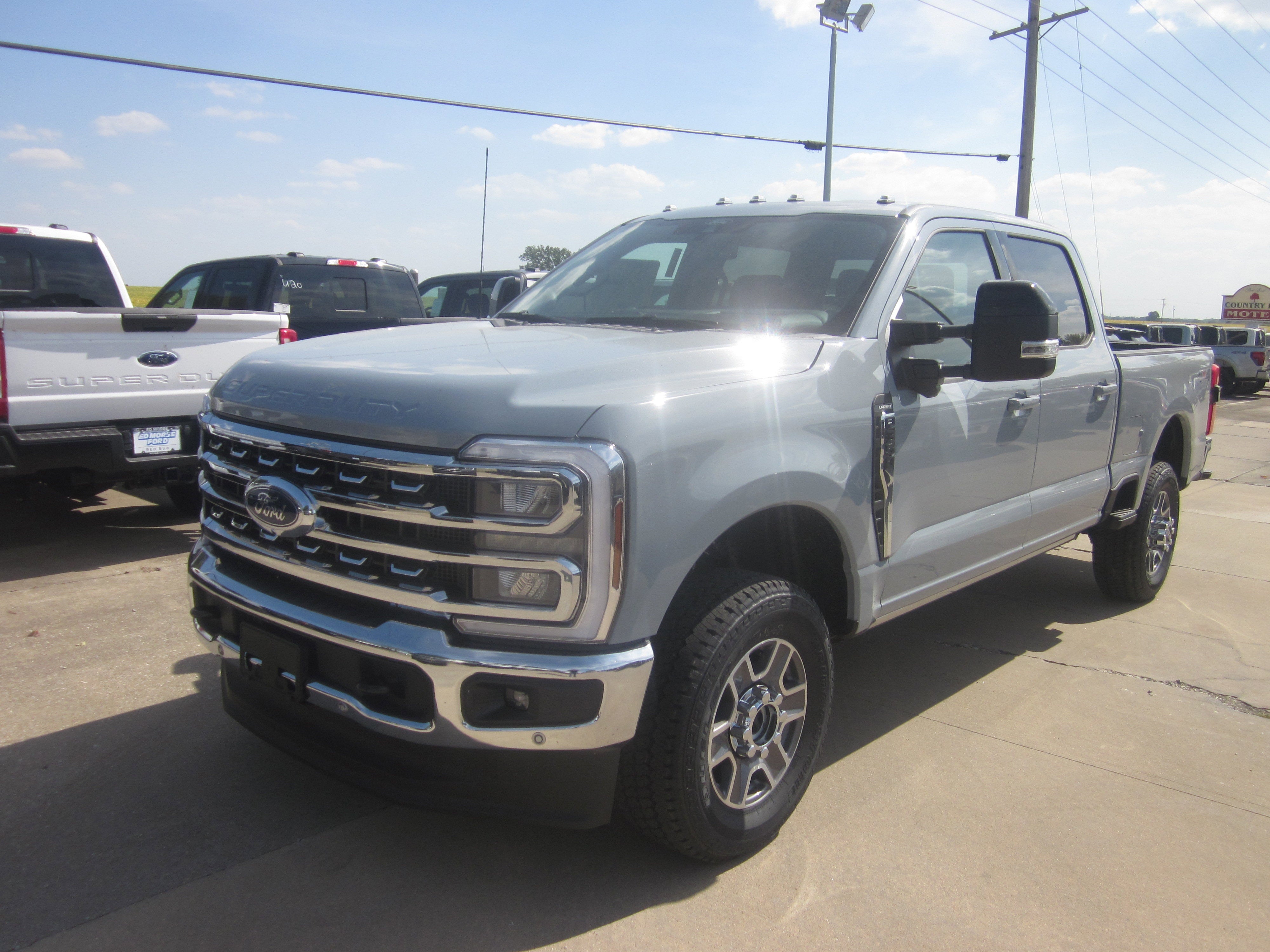 2026 Ford Super Duty F-350 SRW LARIAT