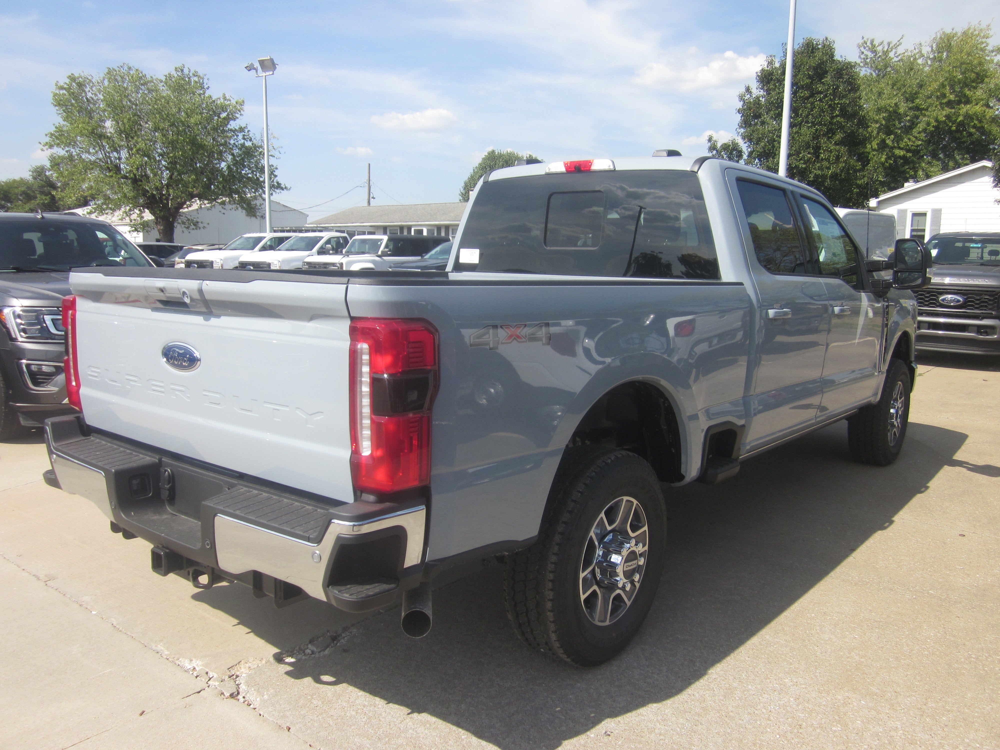 2026 Ford Super Duty F-350 SRW LARIAT