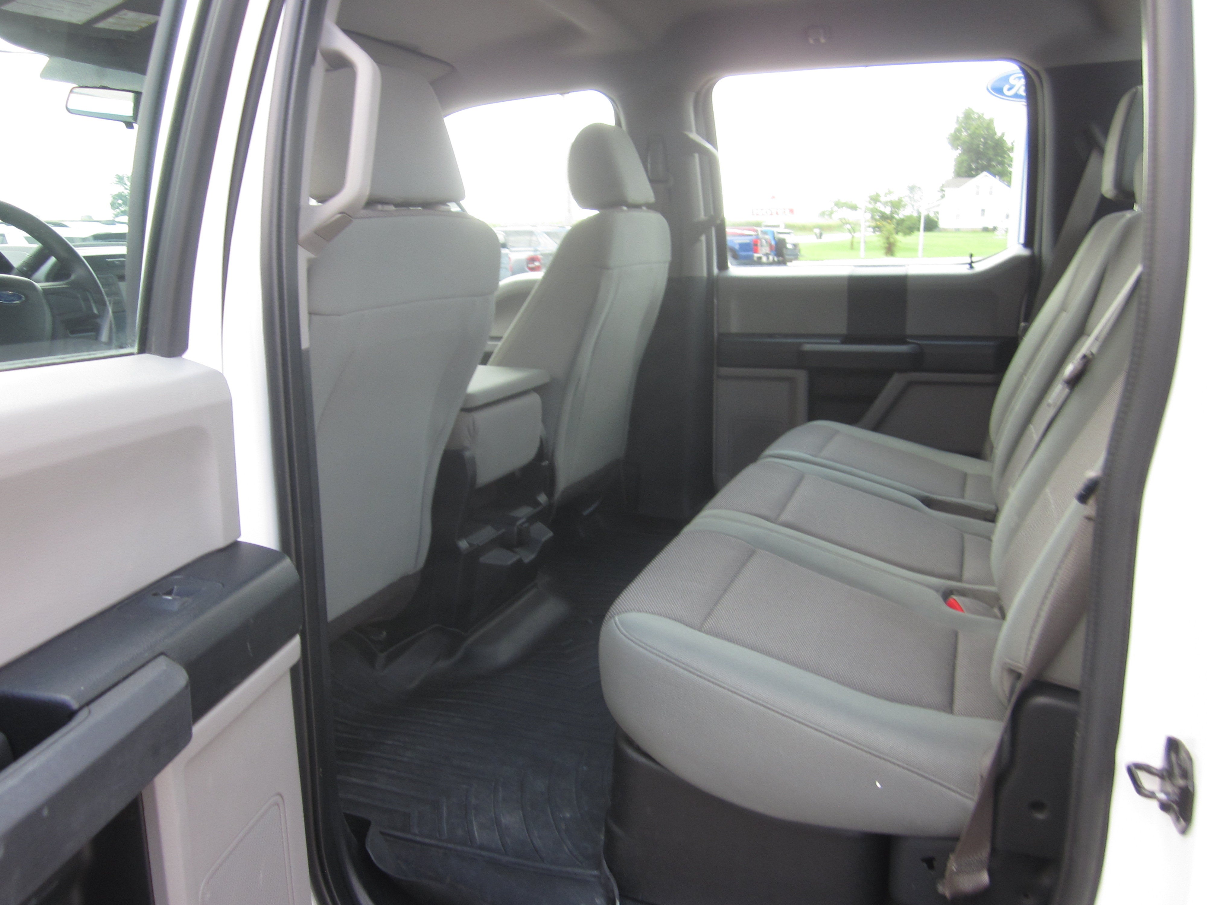2017 Ford Super Duty F-350 DRW XL