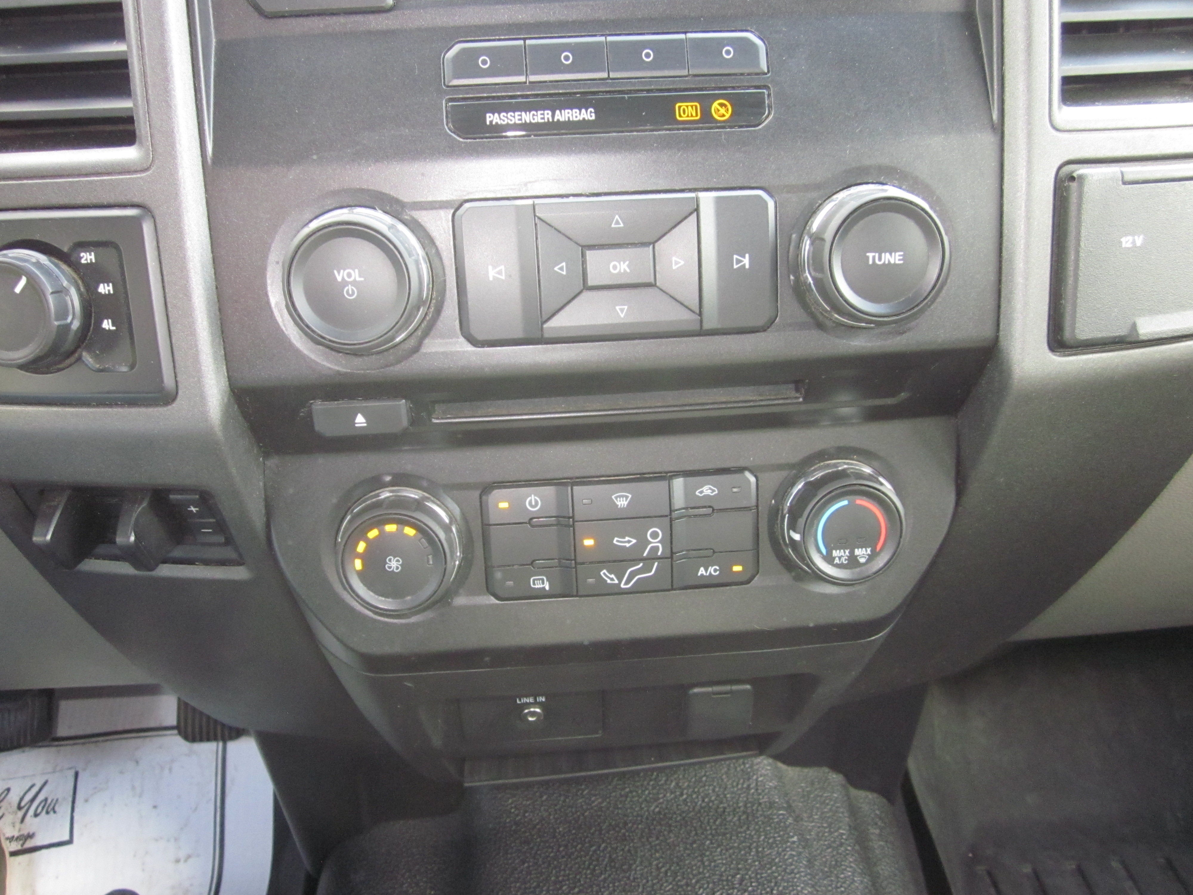 2017 Ford Super Duty F-350 DRW XL