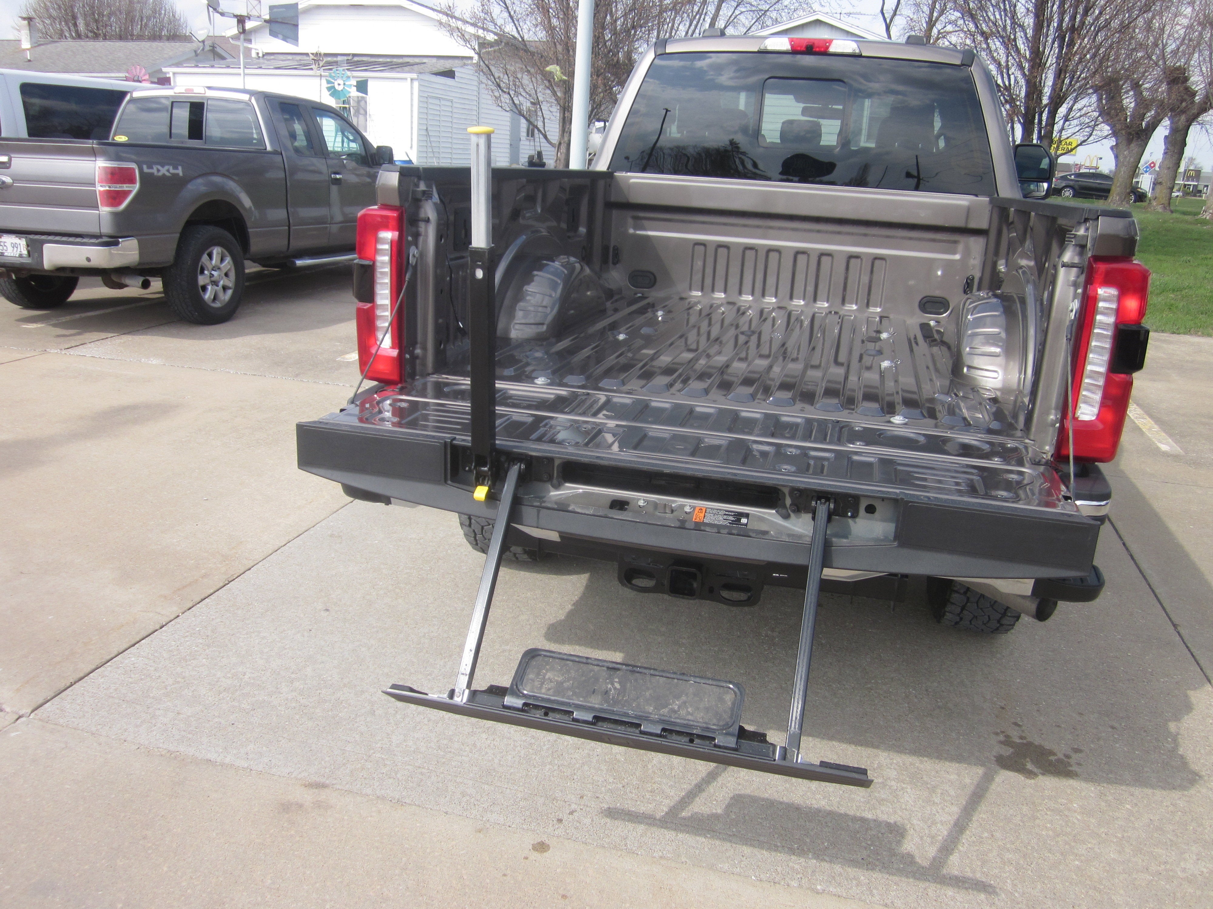 2023 Ford Super Duty F-350 SRW LARIAT