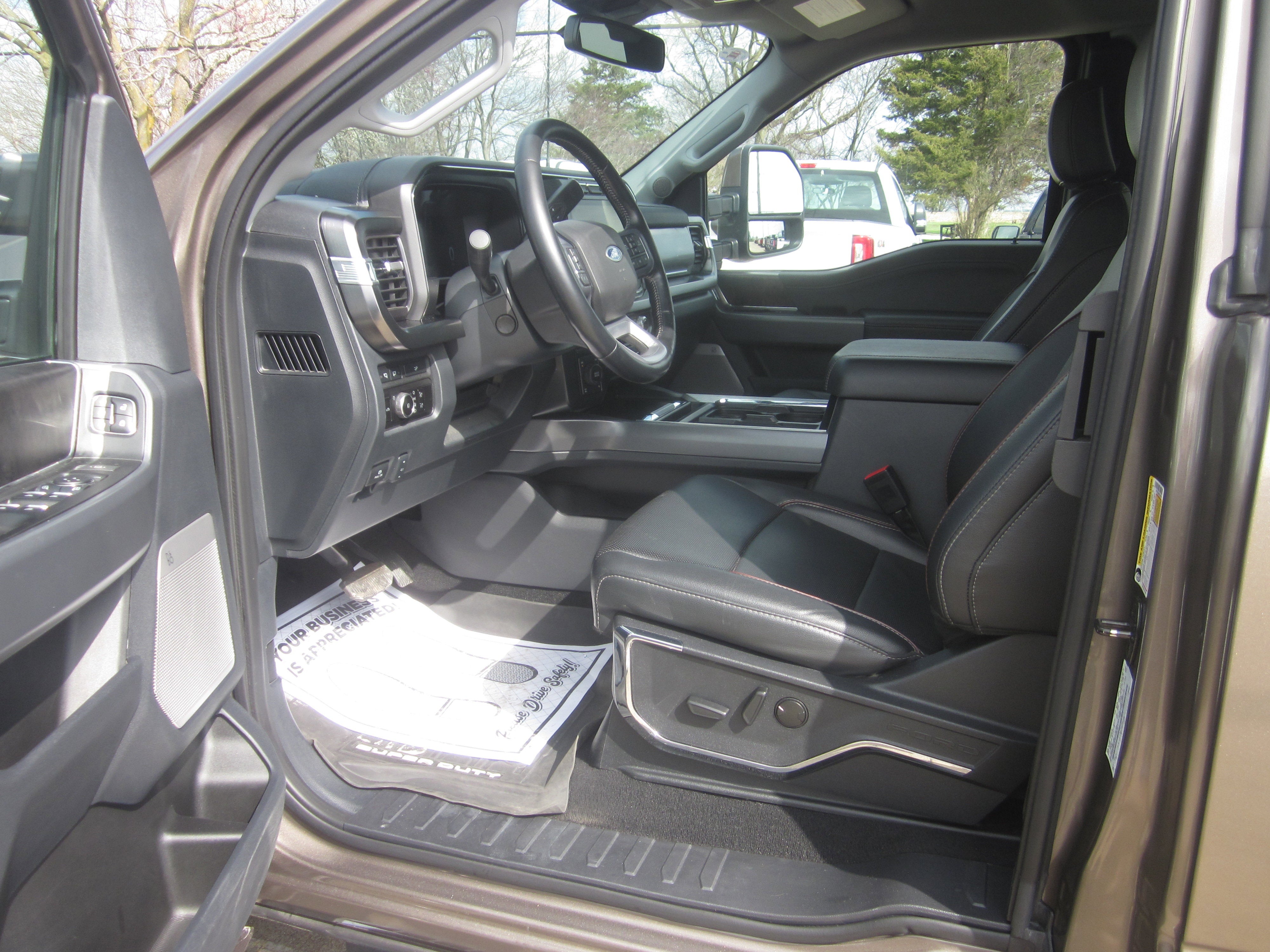 2023 Ford Super Duty F-350 SRW LARIAT