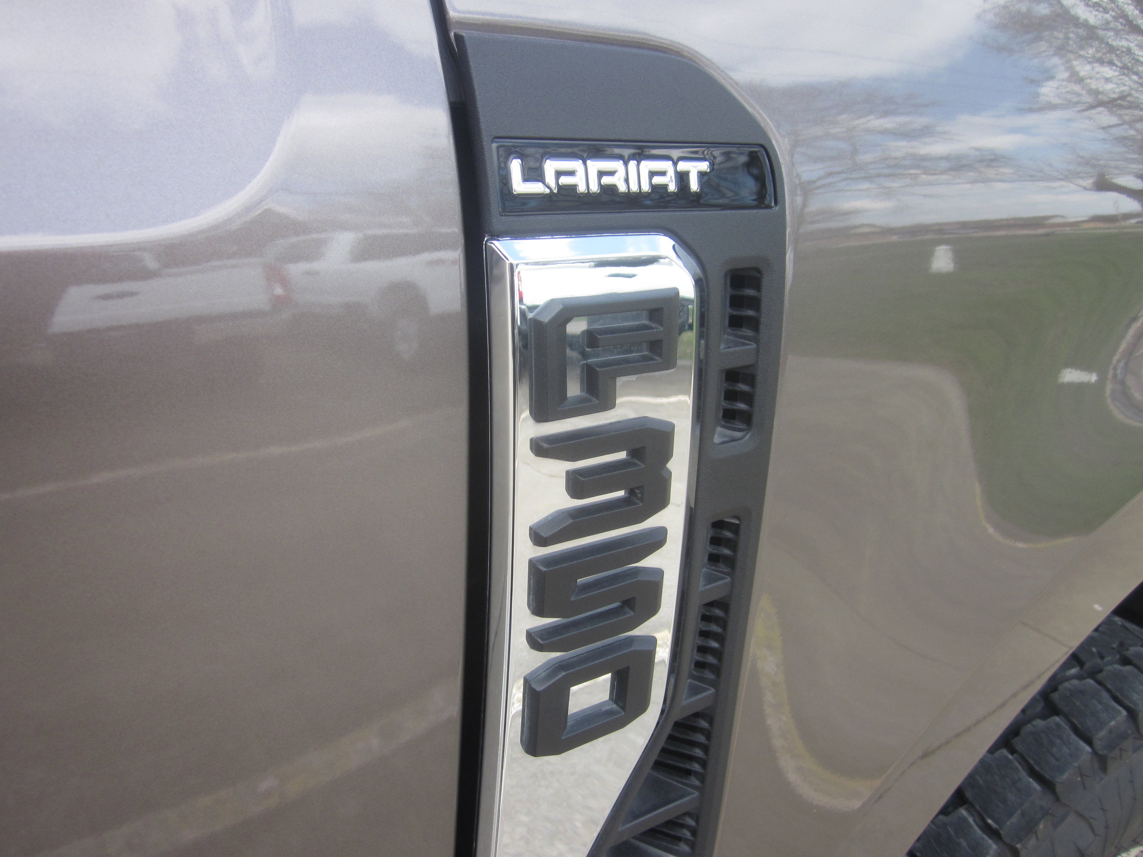 2023 Ford Super Duty F-350 SRW LARIAT