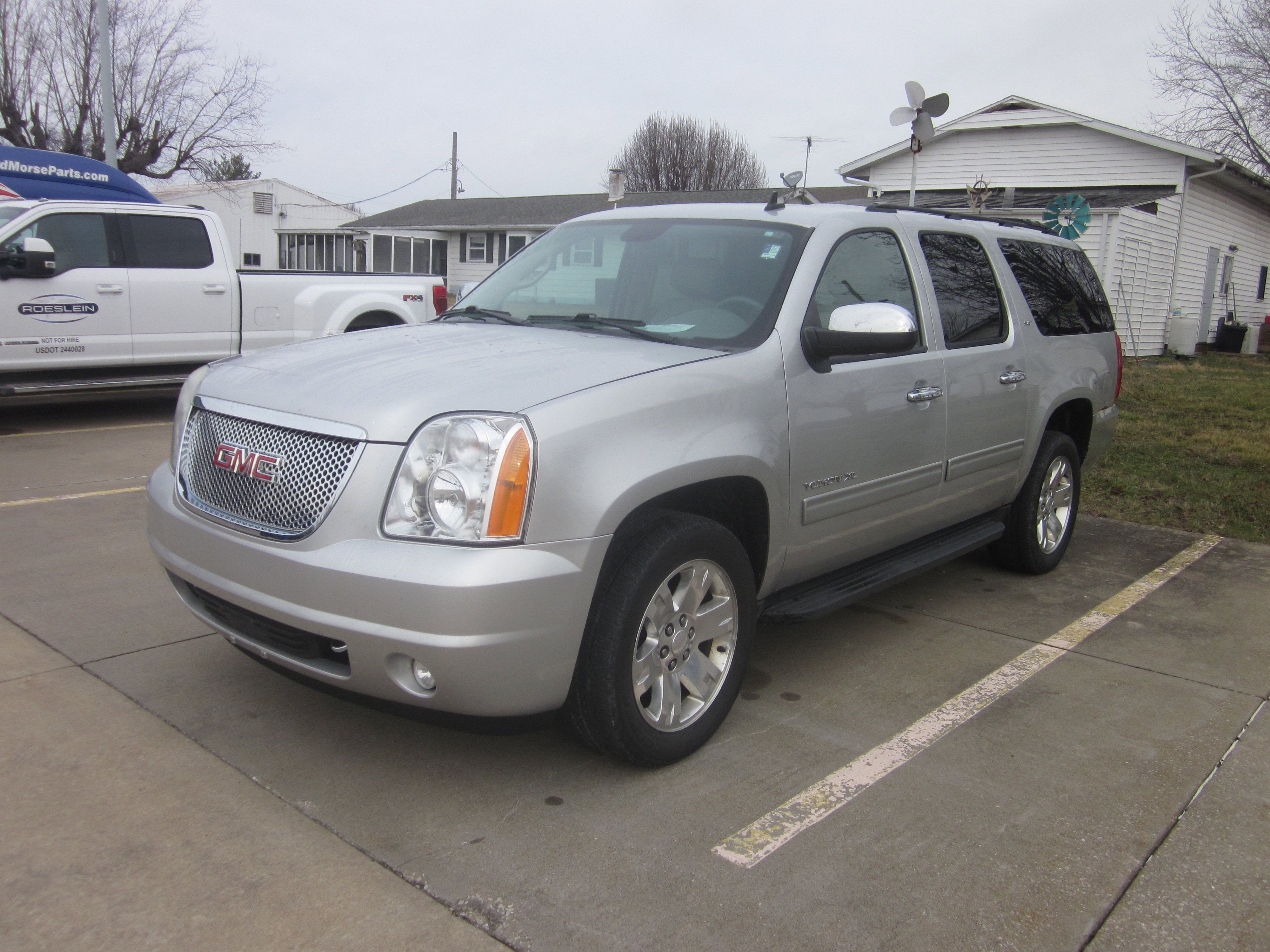 2011 GMC Yukon XL SLT