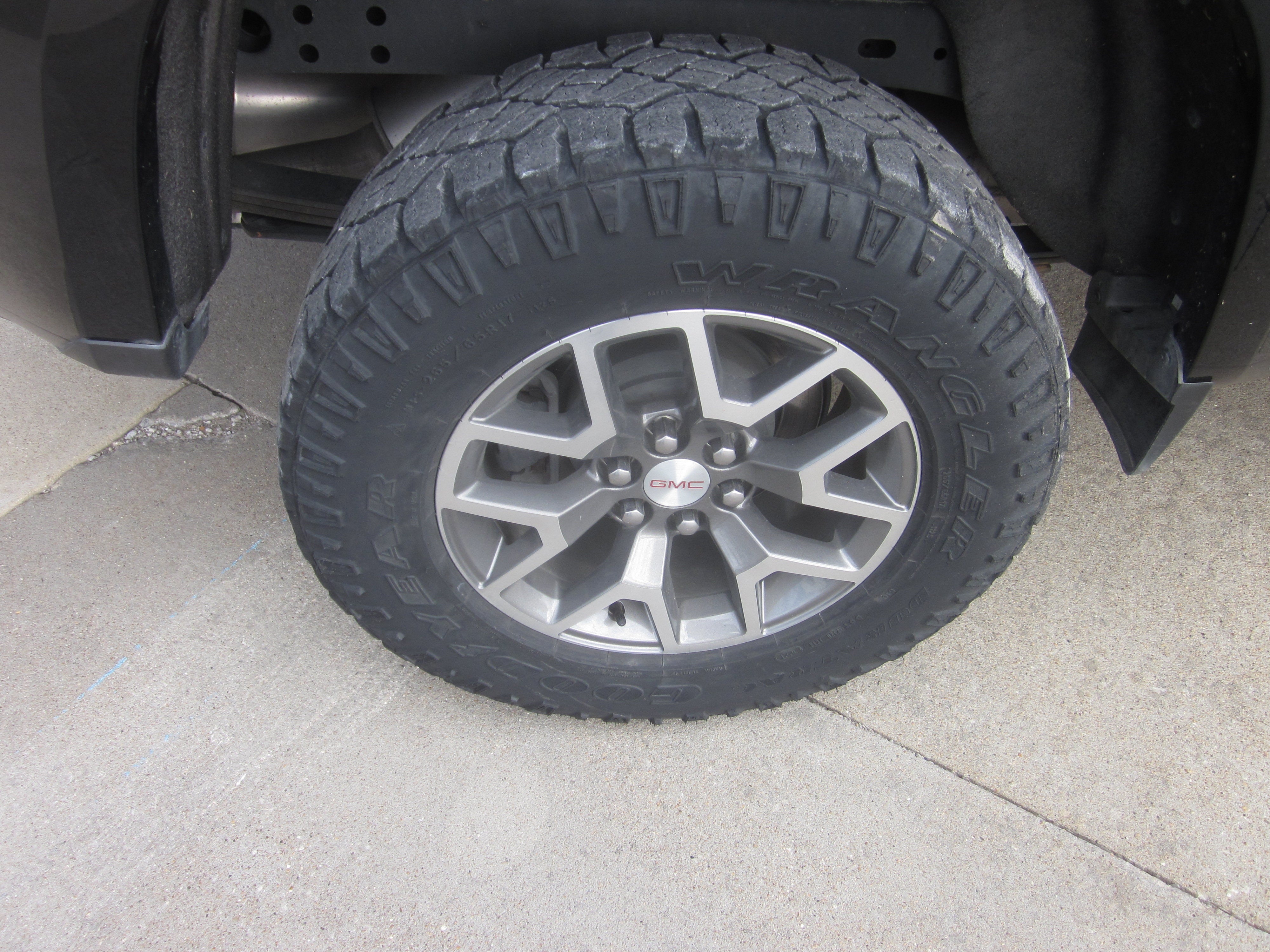 2021 GMC Canyon 4WD AT4 w/Cloth